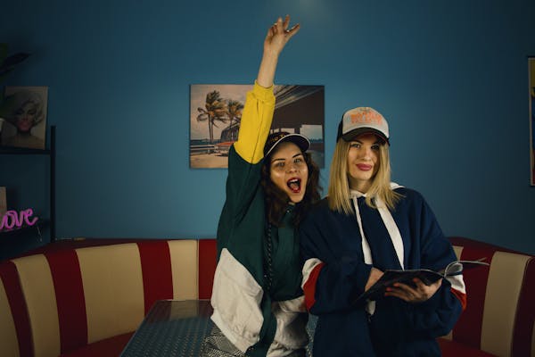 7 Things Confident Women Know (That Have Nothing to Do With Looks)
