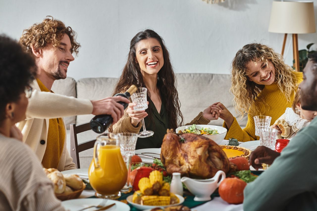 Best Friendsgiving Hosting Ideas